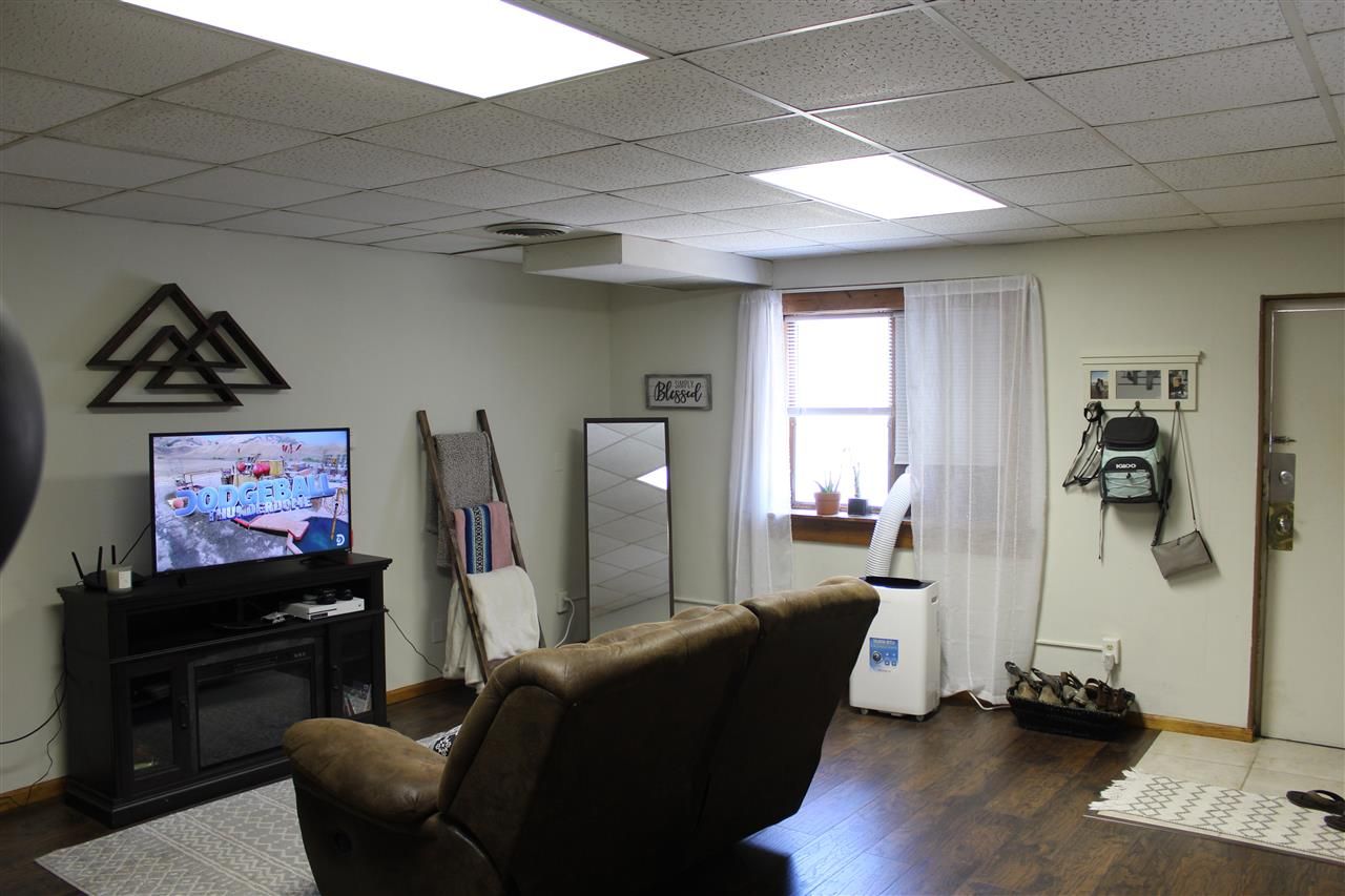 216 S Cherry St, Shell Rock, IA 50670